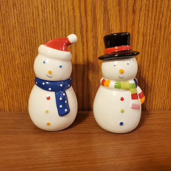 Other - Ceramic snowman salt & pepper shakers snowmen like new